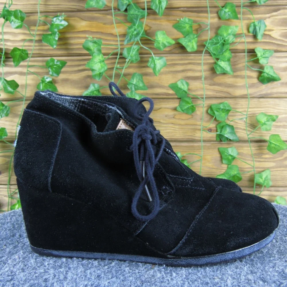 TOMS Kala Chukka Black Suede‎ Lace Up Ankle Wedge Booties Womens Shoes 7.5